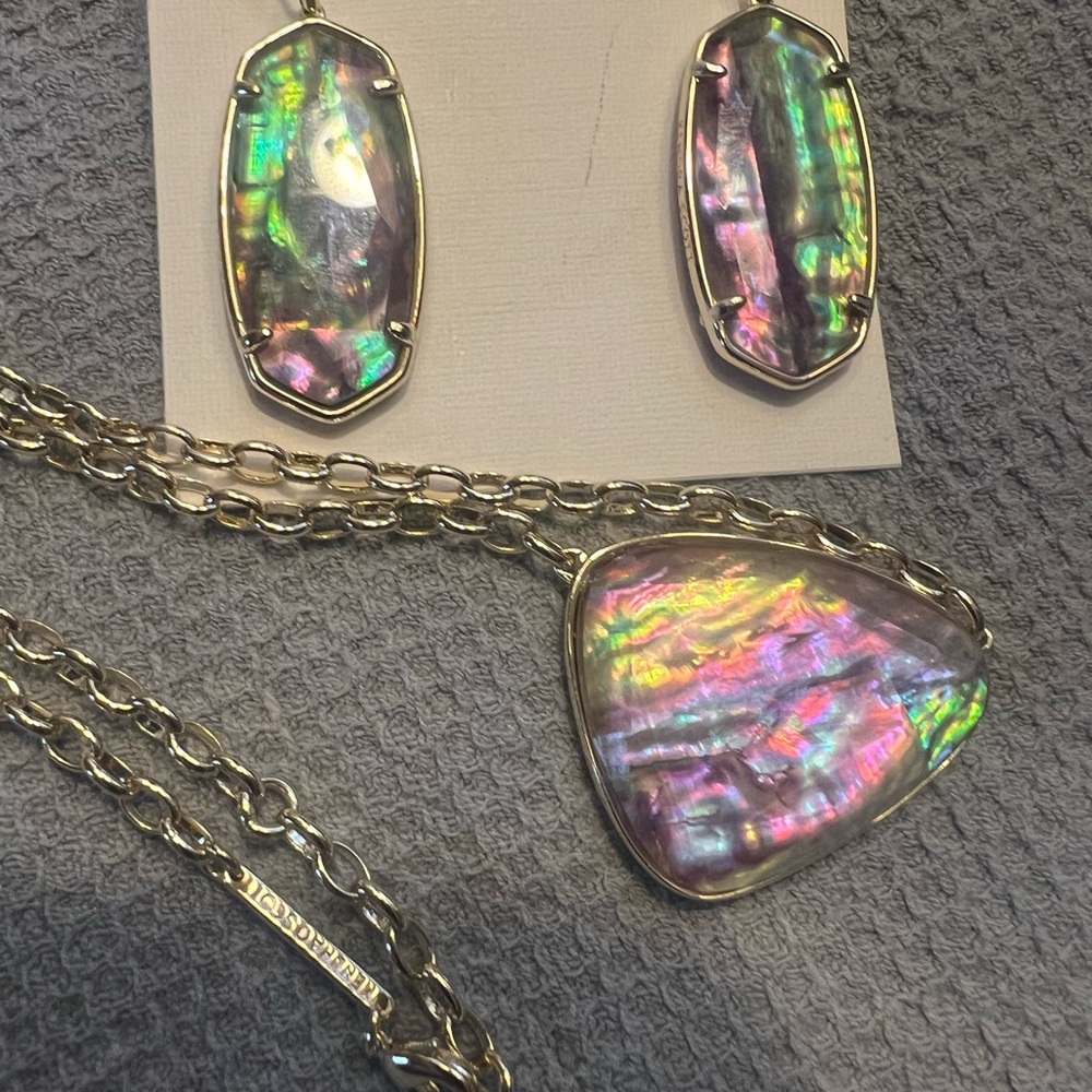 Kendra Scott iri lilac abalone Elle earrings and matching necklace